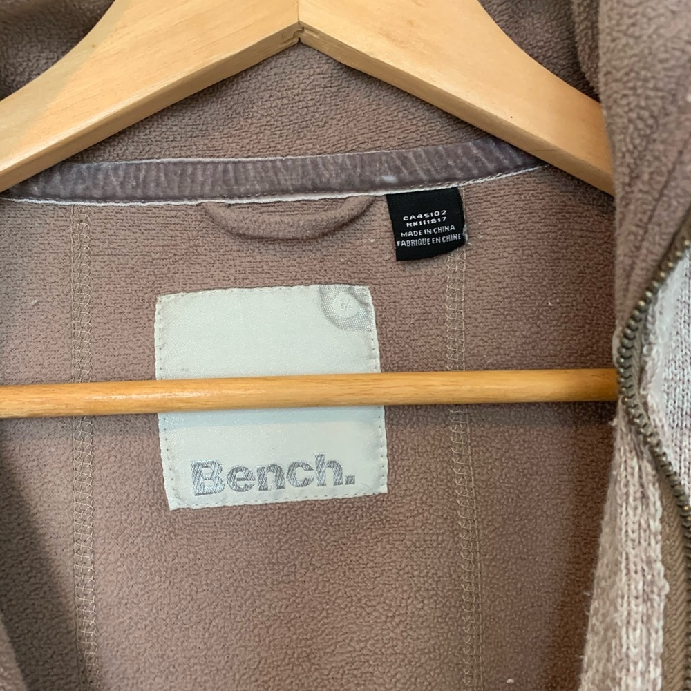 Bench Sweater - Picture 5 of 6